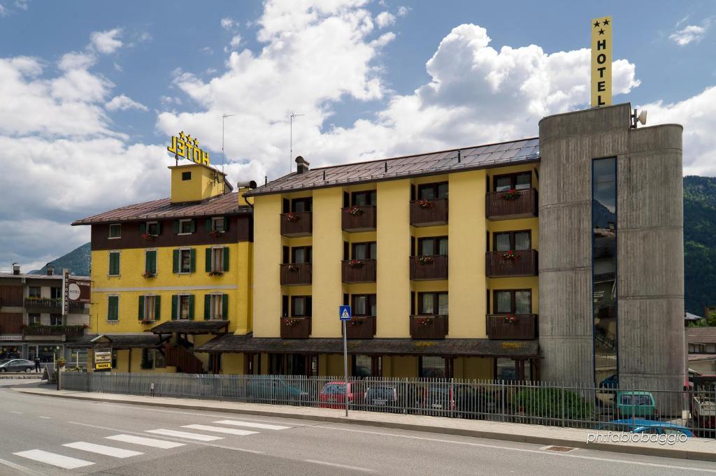 Hotel Ferrovia Calalzo di Cadore Exterior photo